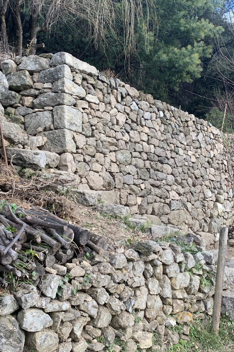 Grand-mur-de-soutènement